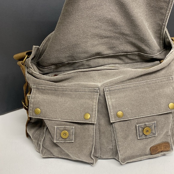 Berchirly Canvas Crossbody Bag - Picture 14 of 17